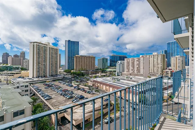 $1,550 | 1650 Kanunu Street, Unit 1213, Honolulu, HI 96814