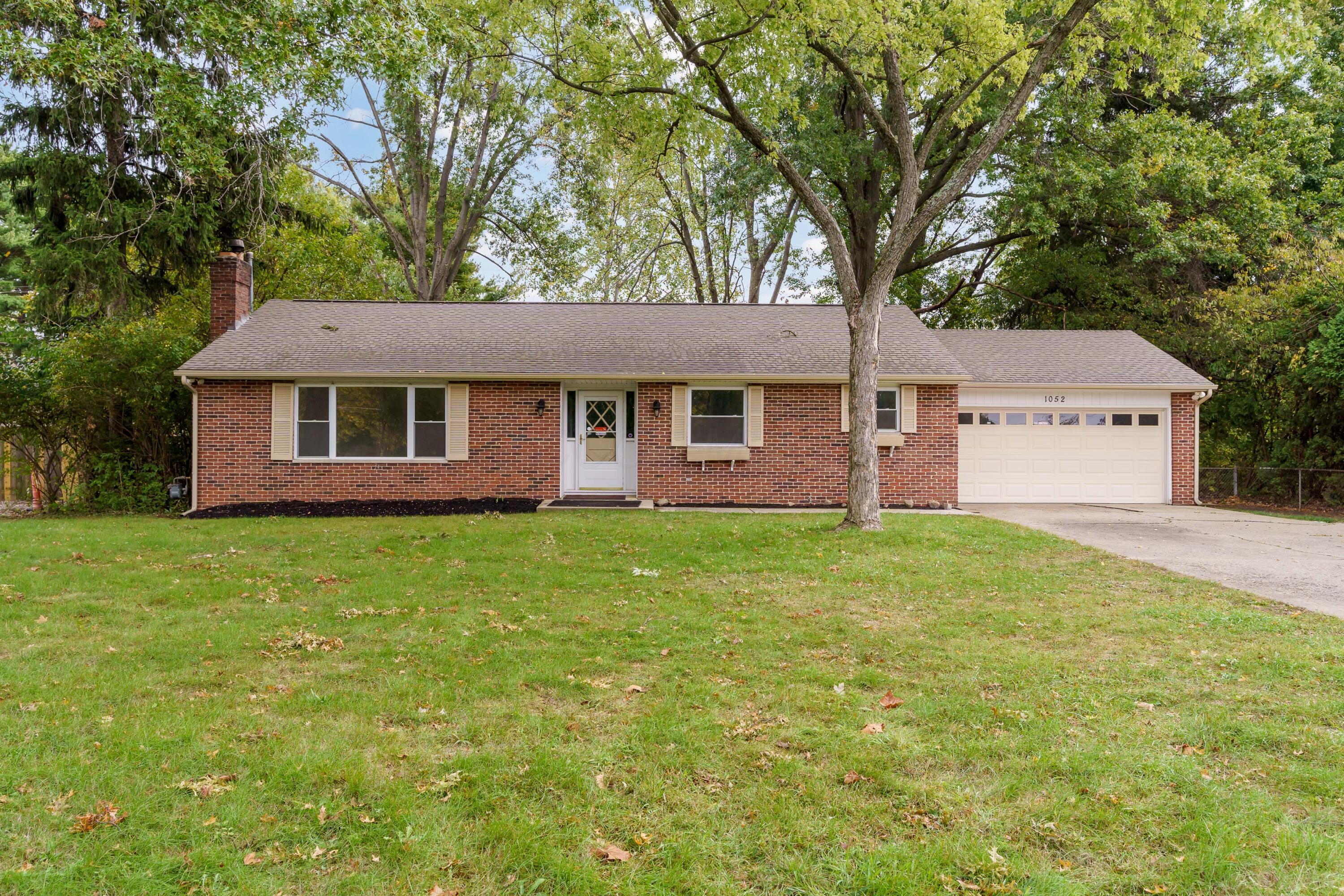 1052 McNaughten Rd_01