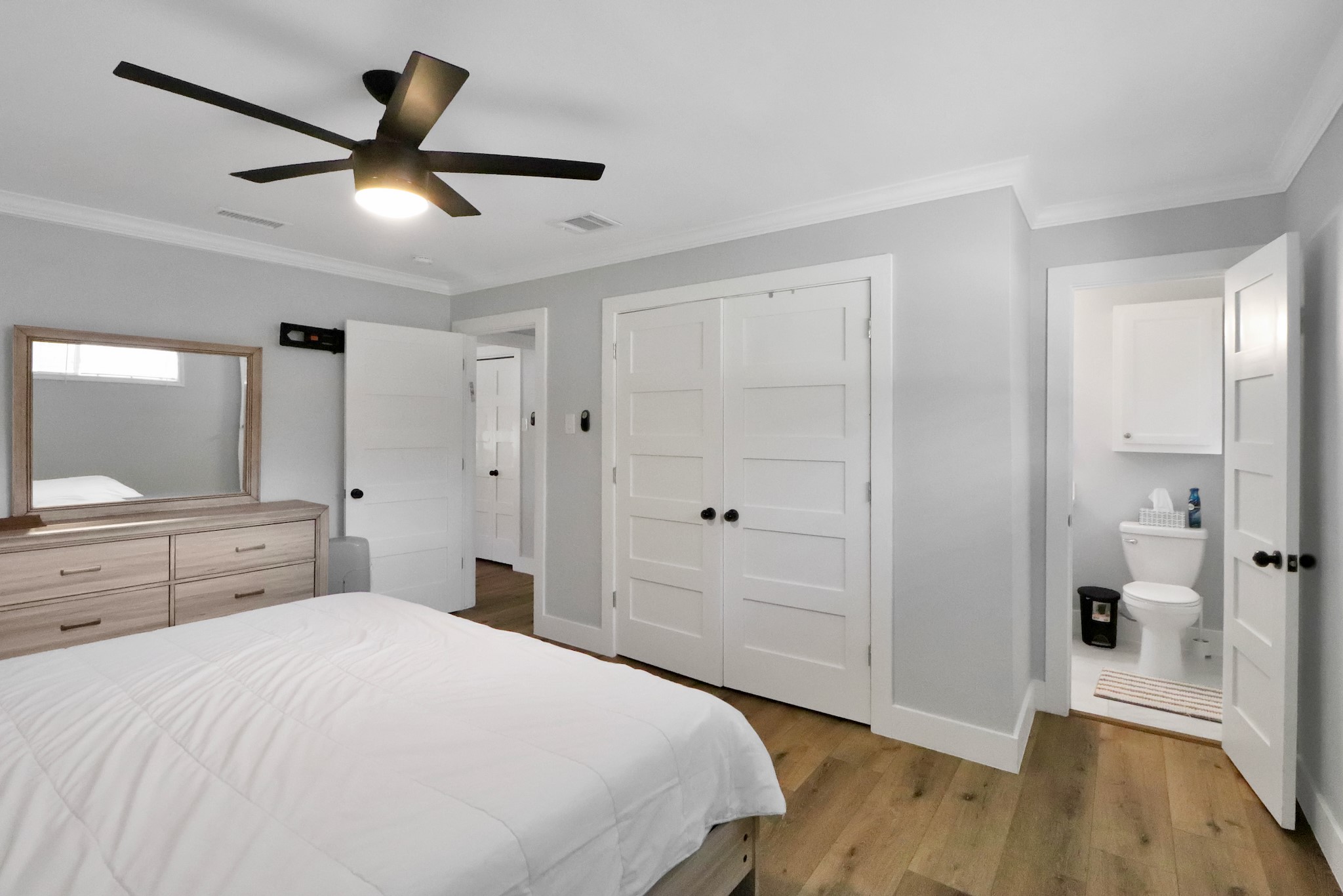 6111 Shadow Crest Street Houston, TX 77074 - Photo 9 of 15