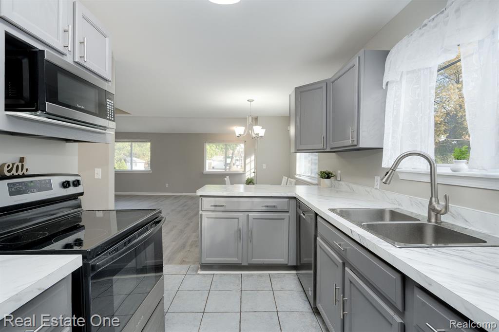4281 Marcus Road Waterford, MI 48329 - Photo 23 of 35 Gallery Image 23