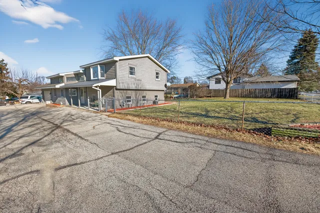 $410,000 | 6606 Silver Lake Road, Cary, IL 60013