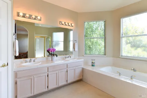 $999,000 | 318 Schiappino Street, Santa Rosa, CA 95409