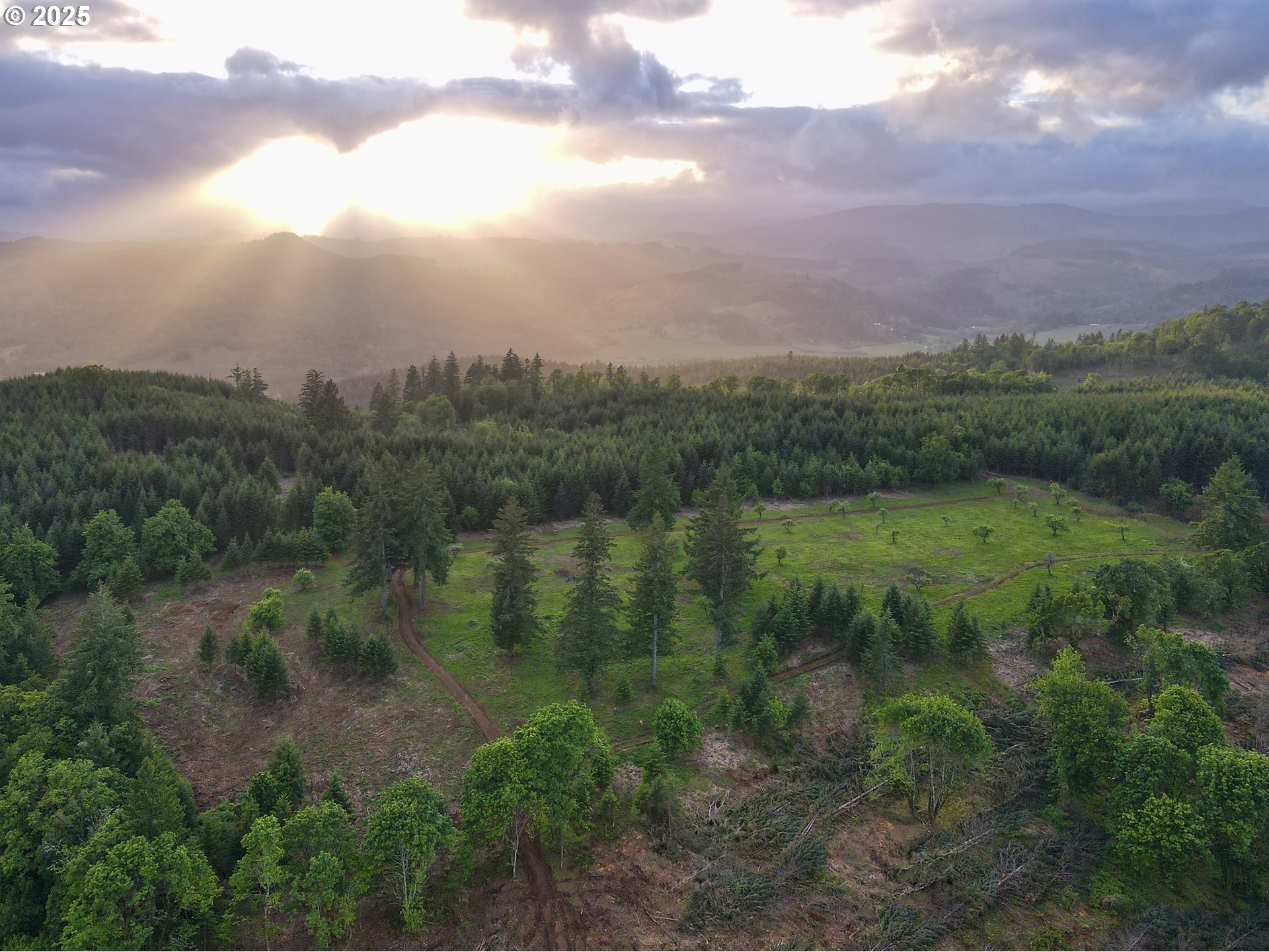 11890 Dupee Valley Road Sheridan, OR 97378 - Photo 7 of 48