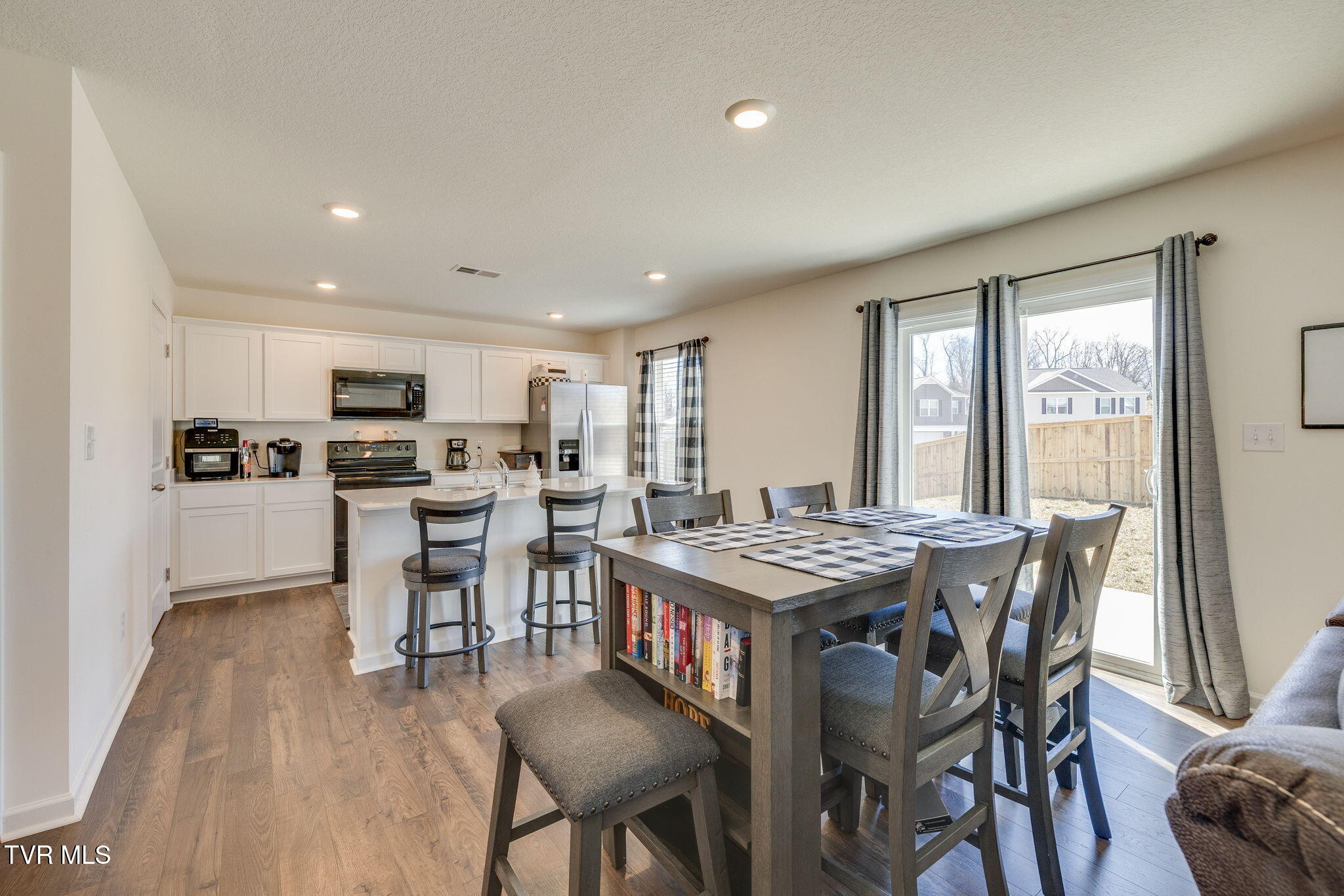 1207 Cherry Grove Greeneville, TN 37745 - Photo 12 of 35 012