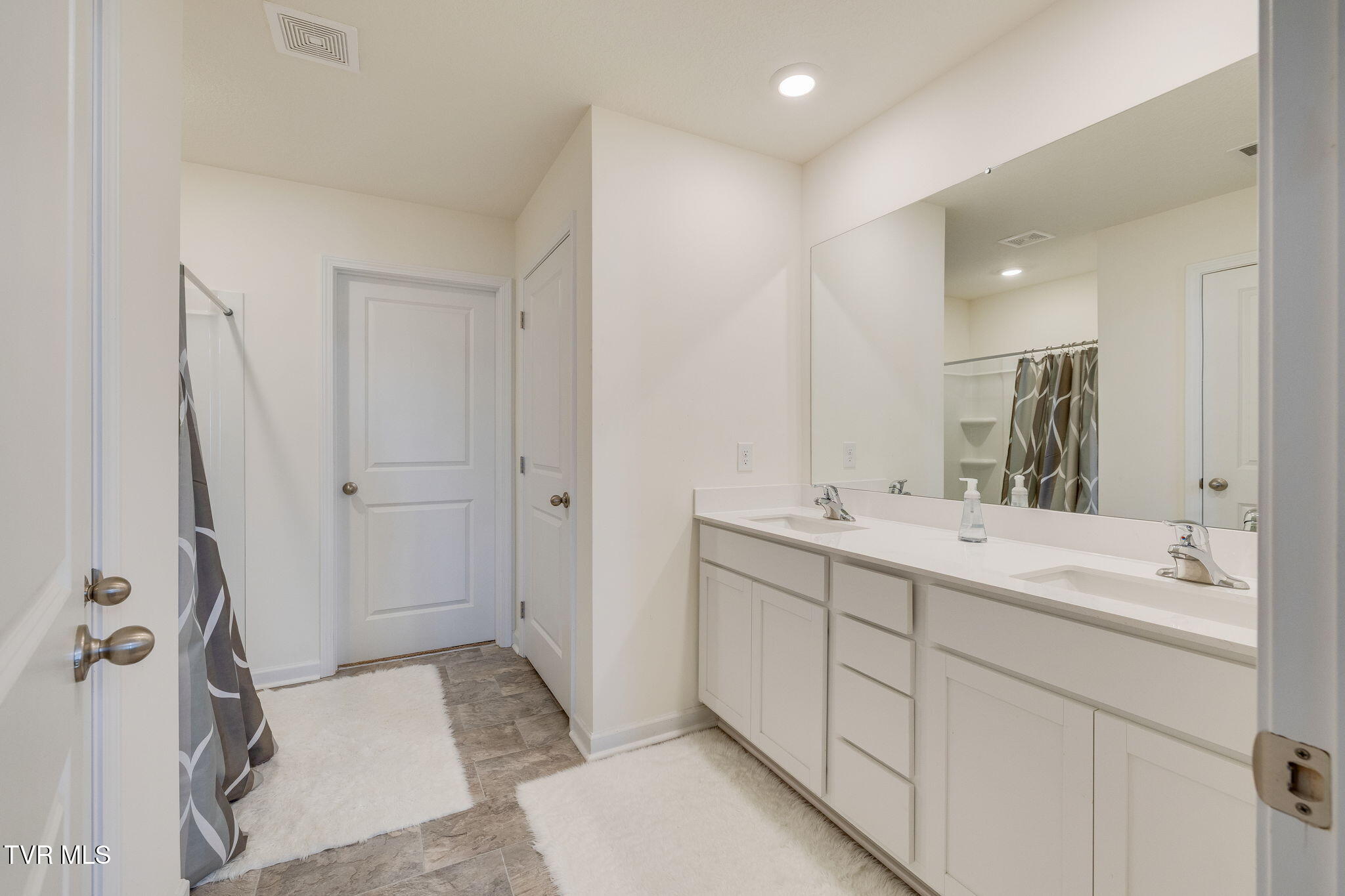 1207 Cherry Grove Greeneville, TN 37745 - Photo 24 of 35 024