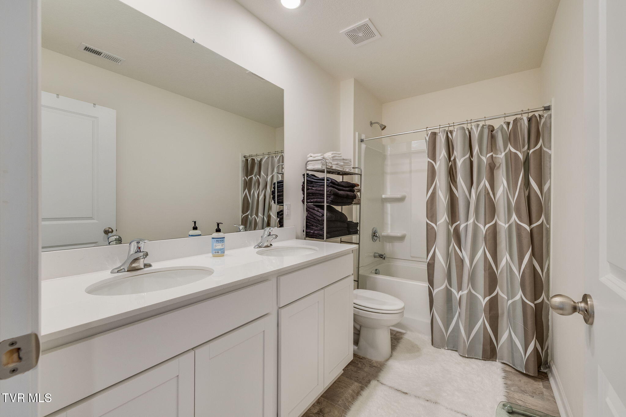 1207 Cherry Grove Greeneville, TN 37745 - Photo 28 of 35 028