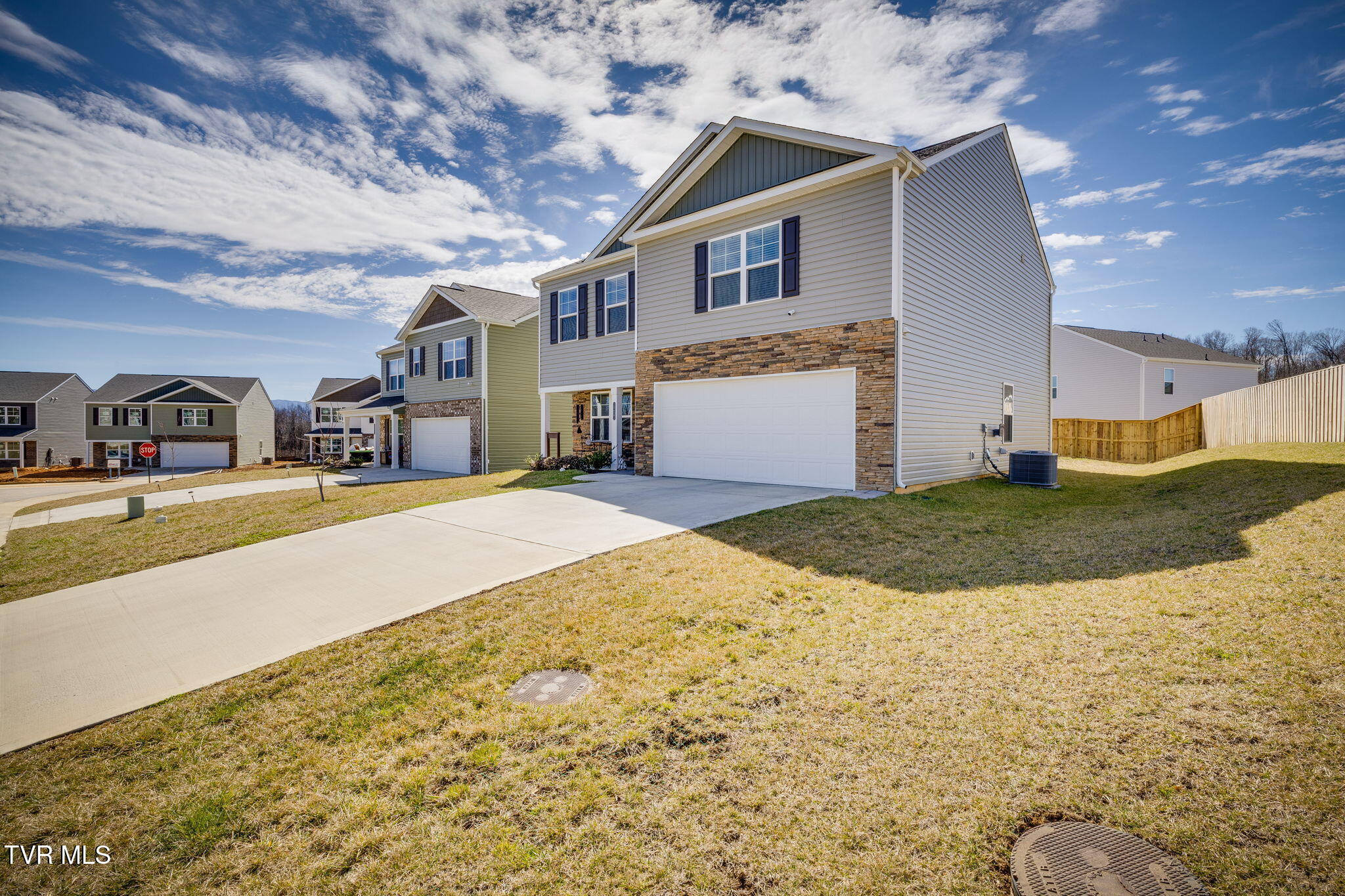 1207 Cherry Grove Greeneville, TN 37745 - Photo 3 of 35 003