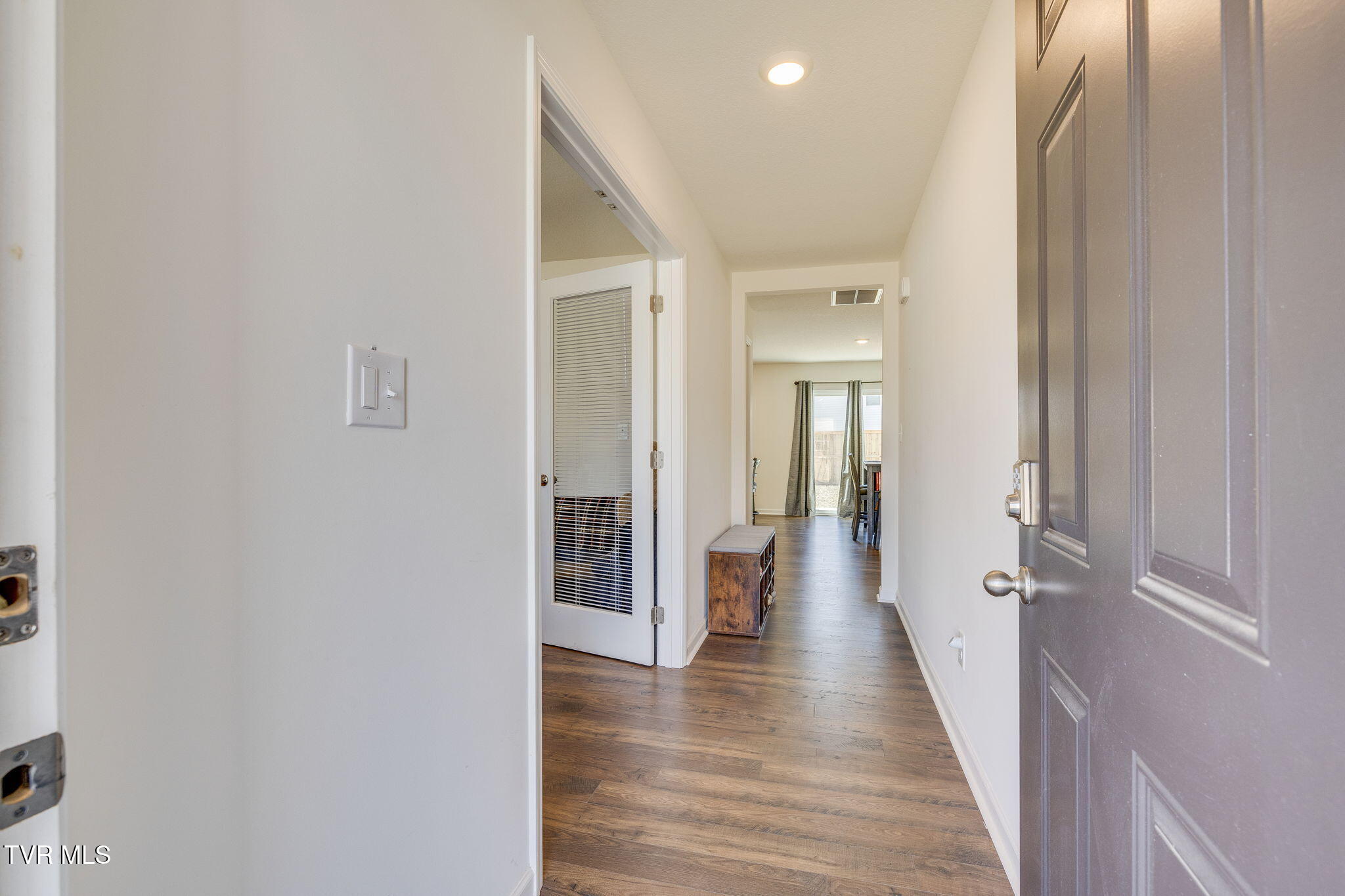 1207 Cherry Grove Greeneville, TN 37745 - Photo 5 of 35 005