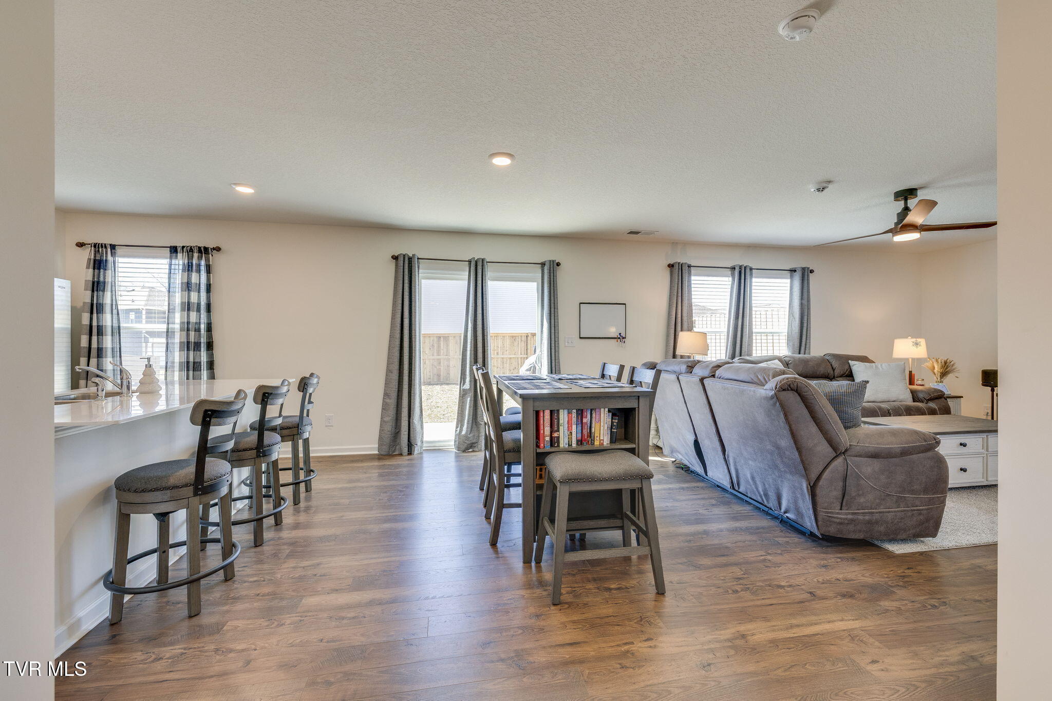 1207 Cherry Grove Greeneville, TN 37745 - Photo 8 of 35 008