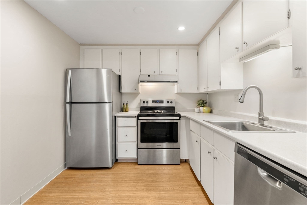 1321 Worcester Road, Unit 610 Framingham, MA 01701 - Photo 12 of 26