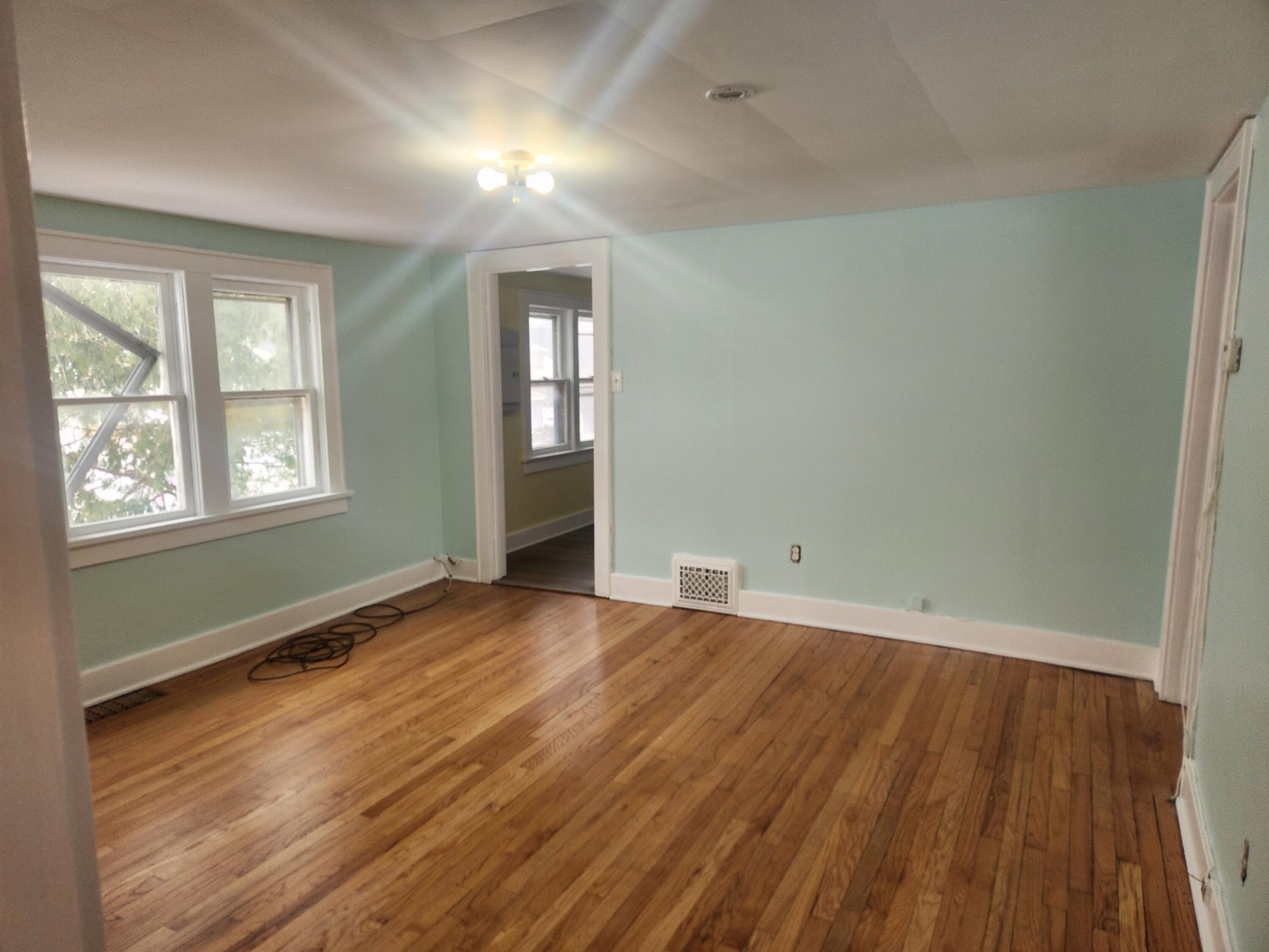 2417 Baker Street Muskegon, MI 49444 - Photo 6 of 9 Upper Unit living