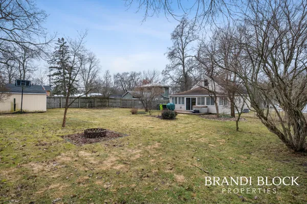 $285,000 | 723 North Washington Street, Lowell, MI 49331