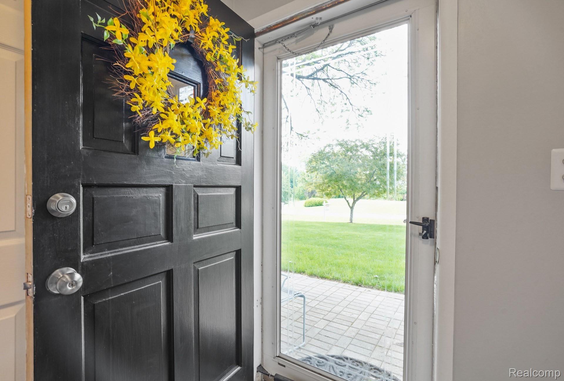 1162 Peveril Road Bloomfield Hills, MI 48304 - Photo 5 of 34 1162-Peveril-Rd-05.jpg