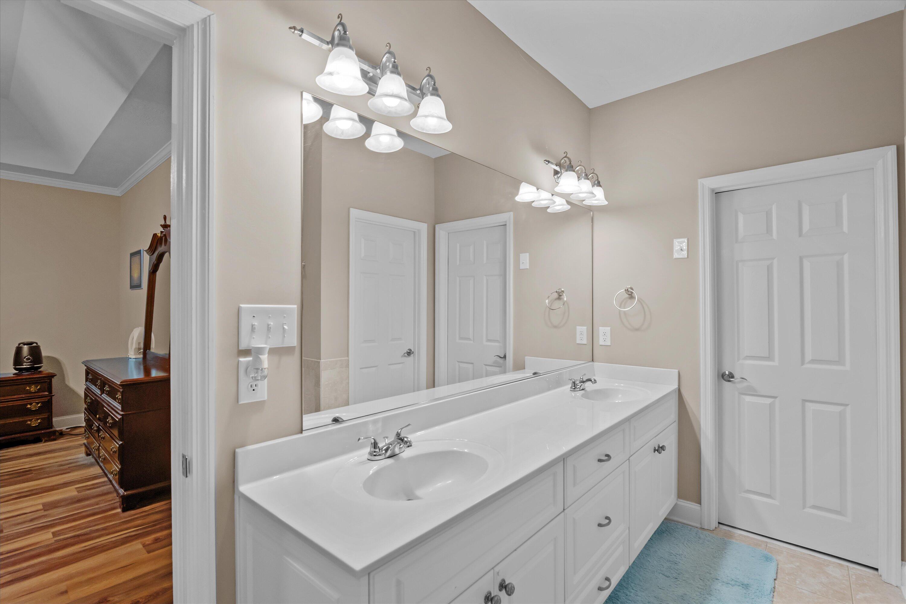 2402 Amberley Drive Evans, GA 30809 - Photo 20 of 32 Ensuite