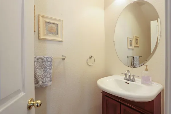 $629,900 | 2036 Tiempo Place, Manteca, CA 95336