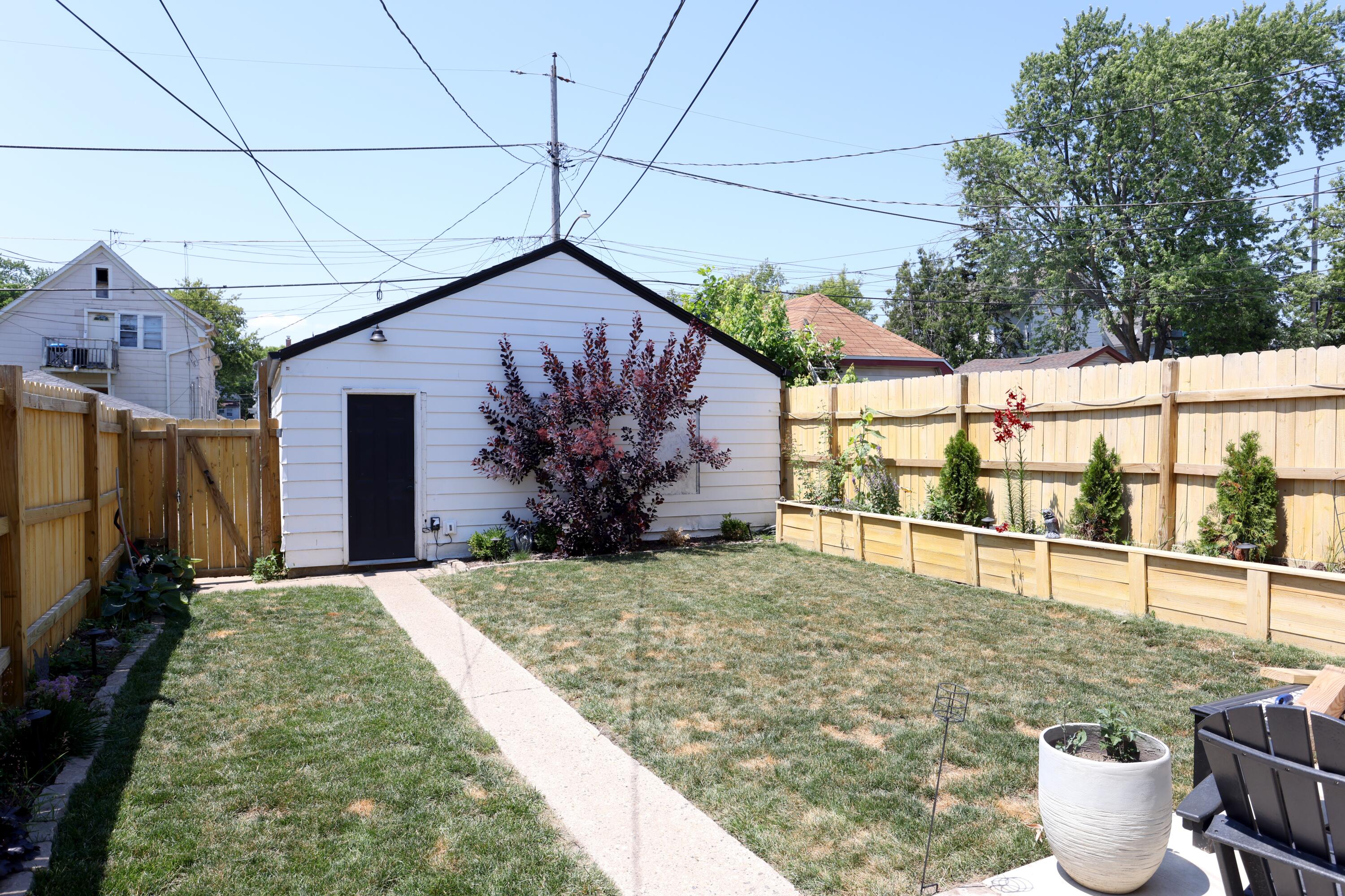 2479 South 10th Street Milwaukee, WI 53215 - Photo 5 of 26 Exterior