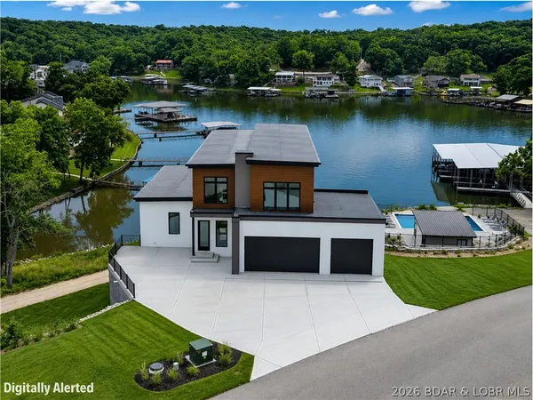 $2,500,000 | 6 Frst Lk Circle, Lake Ozark, MO 65049
