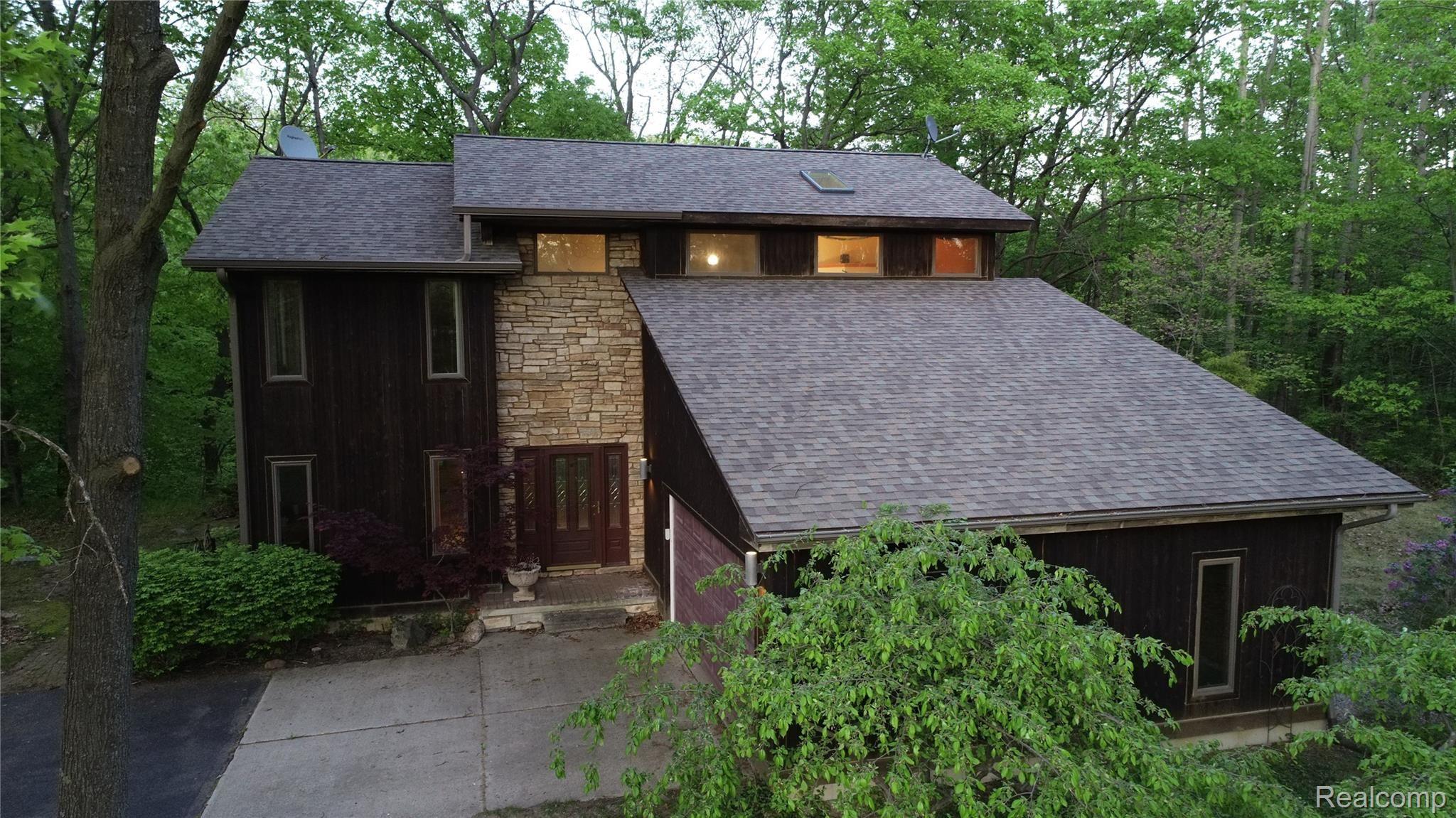 3145 Levalley Road Columbiaville, MI 48421 - Photo 12 of 79 front01.JPG