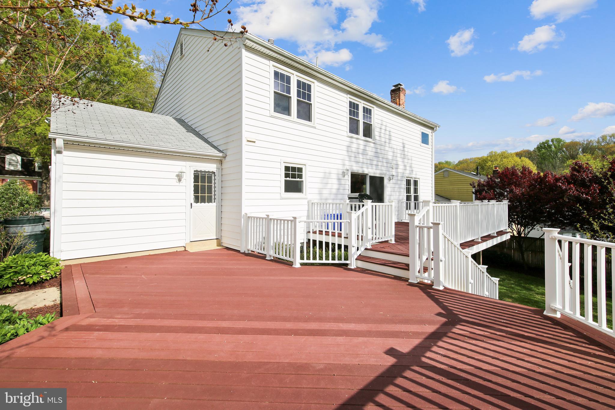 1329 Winding Waye Lane Silver Spring, MD 20902 - Photo 10 of 39 Huge 2 Level Deck