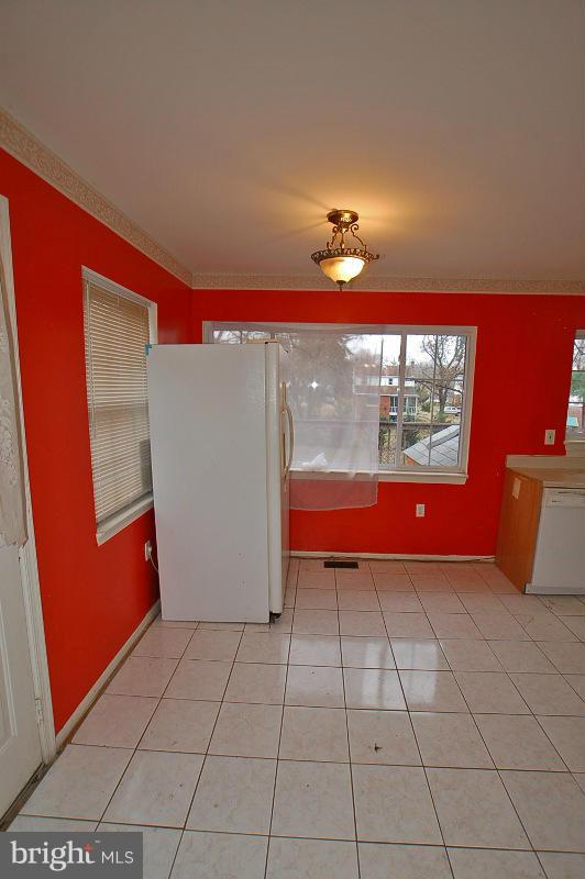 9813 Cottrell Terrace Silver Spring, MD 20903 - Photo 17 of 20 Kitchen