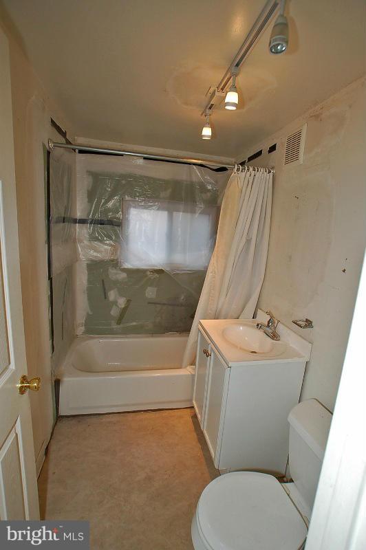 9813 Cottrell Terrace Silver Spring, MD 20903 - Photo 9 of 20 Bath #2 - attic