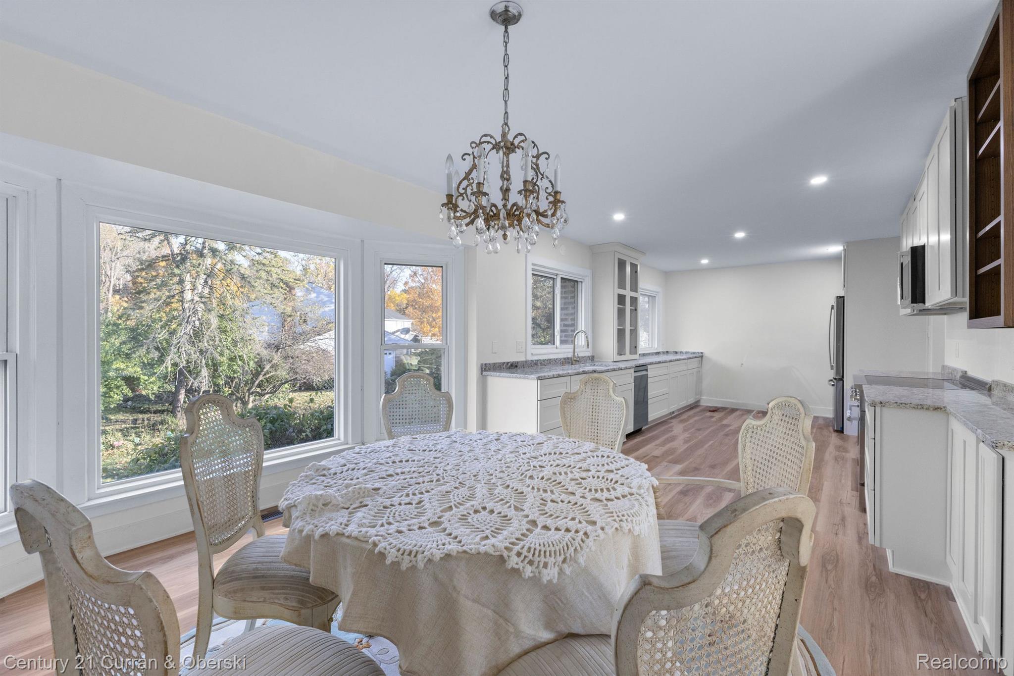 2544 Wickfield Road West Bloomfield, MI 48323 - Photo 12 of 47 Gallery Image 12