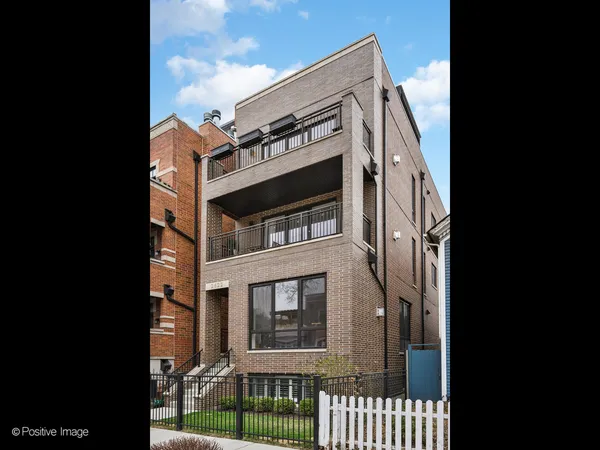 $1,400,000 | 2622 North Racine Avenue, Unit 1, Chicago, IL 60614