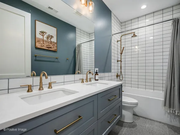 $1,400,000 | 2622 North Racine Avenue, Unit 1, Chicago, IL 60614