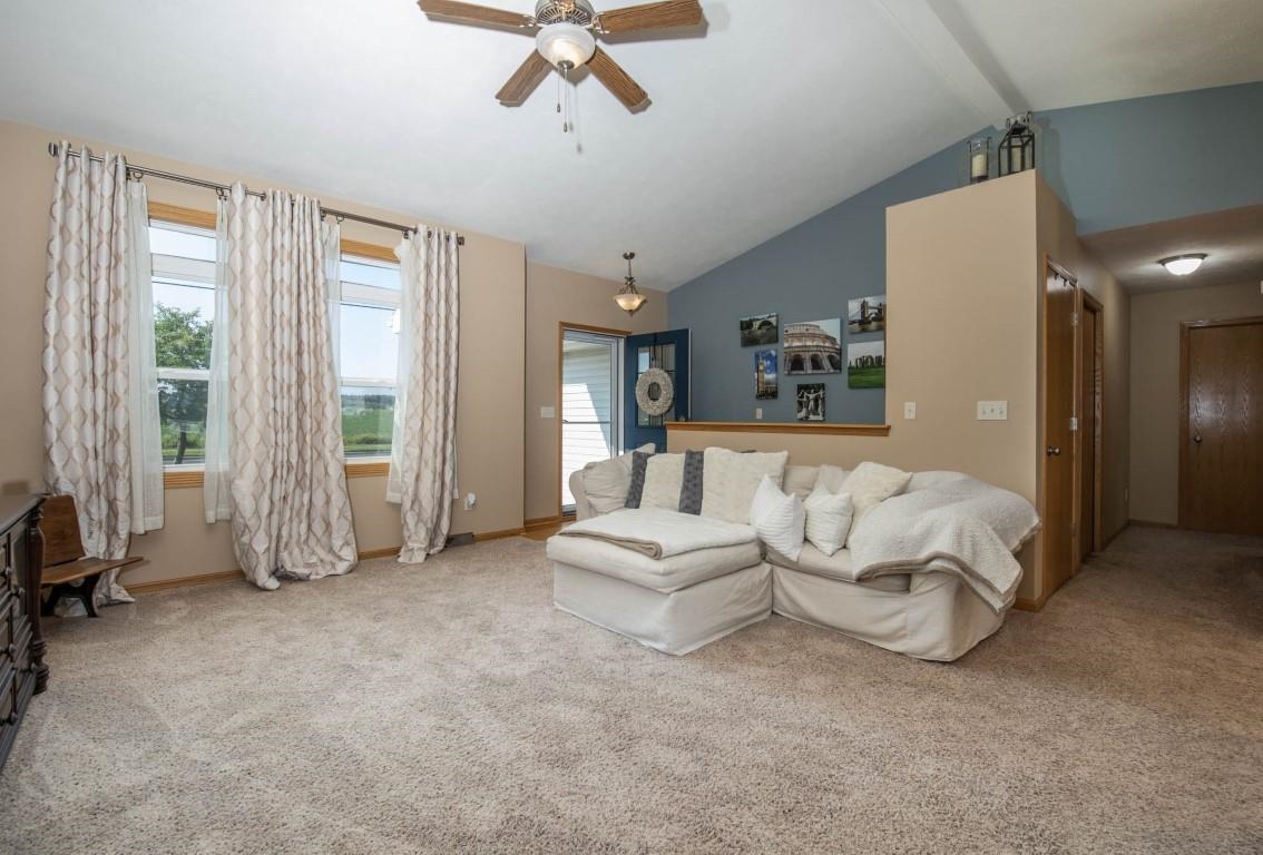 4403 East Rotamer Road Janesville, WI 53546 - Photo 4 of 28 Gallery Image 4