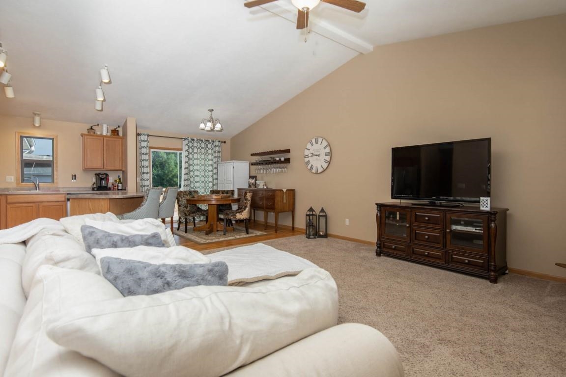 4403 East Rotamer Road Janesville, WI 53546 - Photo 5 of 28 Gallery Image 5