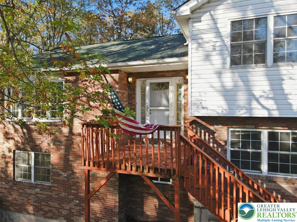 349 Bumble Bee Pass Cresco, PA 18326 - Photo 7 of 92