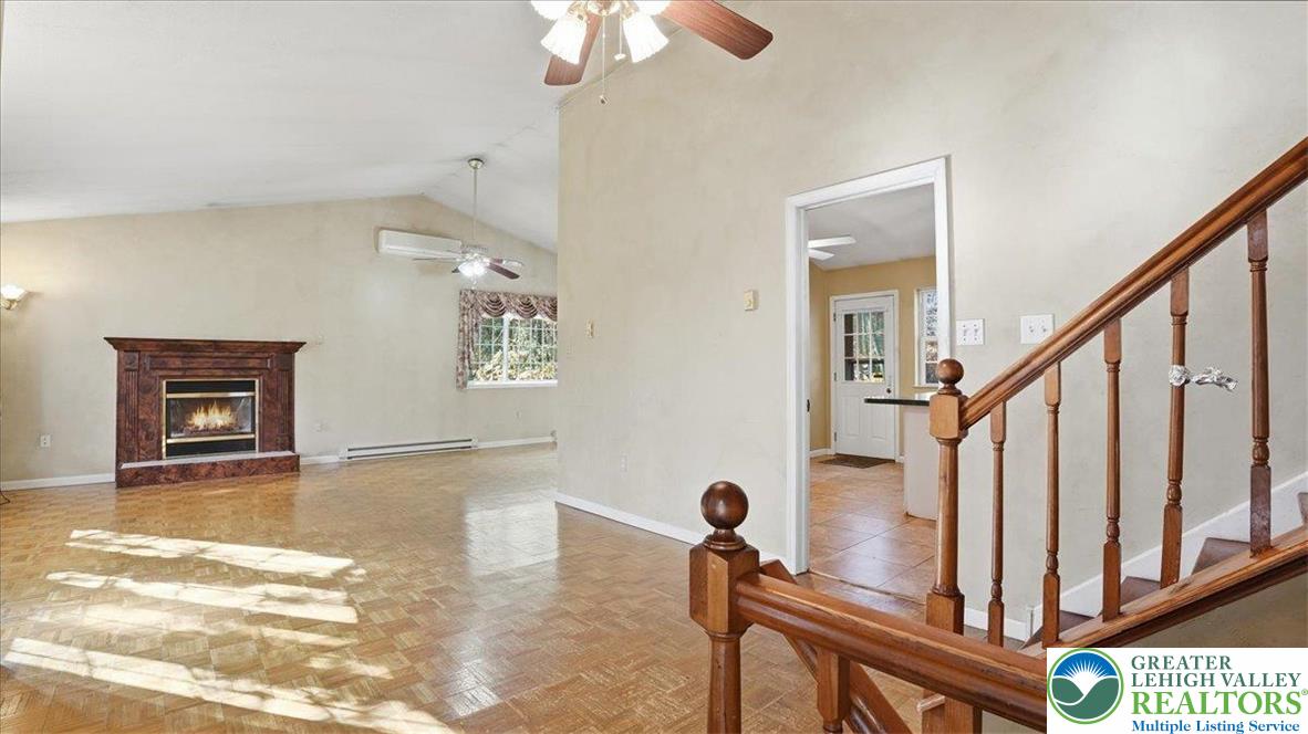 349 Bumble Bee Pass Cresco, PA 18326 - Photo 9 of 92