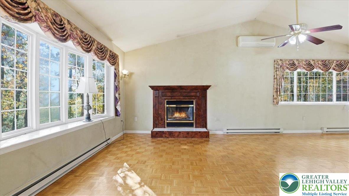 349 Bumble Bee Pass Cresco, PA 18326 - Photo 10 of 92