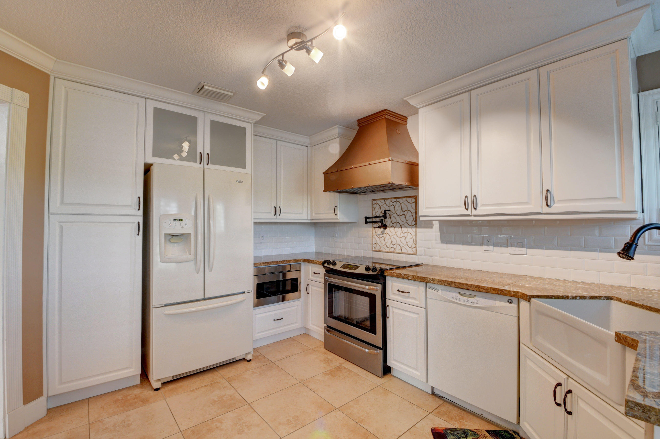 6662 Boca Pines Trail, Unit A Boca Raton, FL 33433 - Photo 16 of 28 Built in Microwave