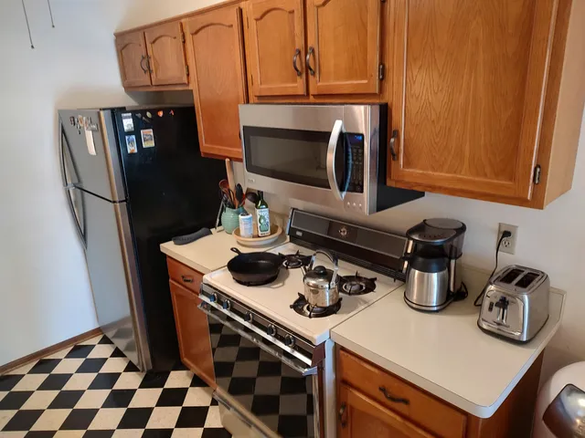 $179,900 | 4669 High Point Drive, Unit 56, Rockford, IL 61114