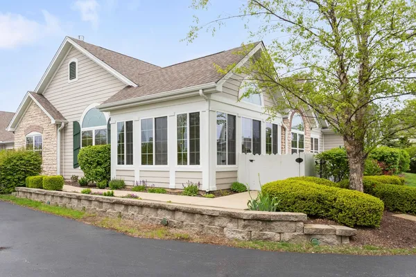 $369,900 | 23916 Dayfield Drive, Plainfield, IL 60586
