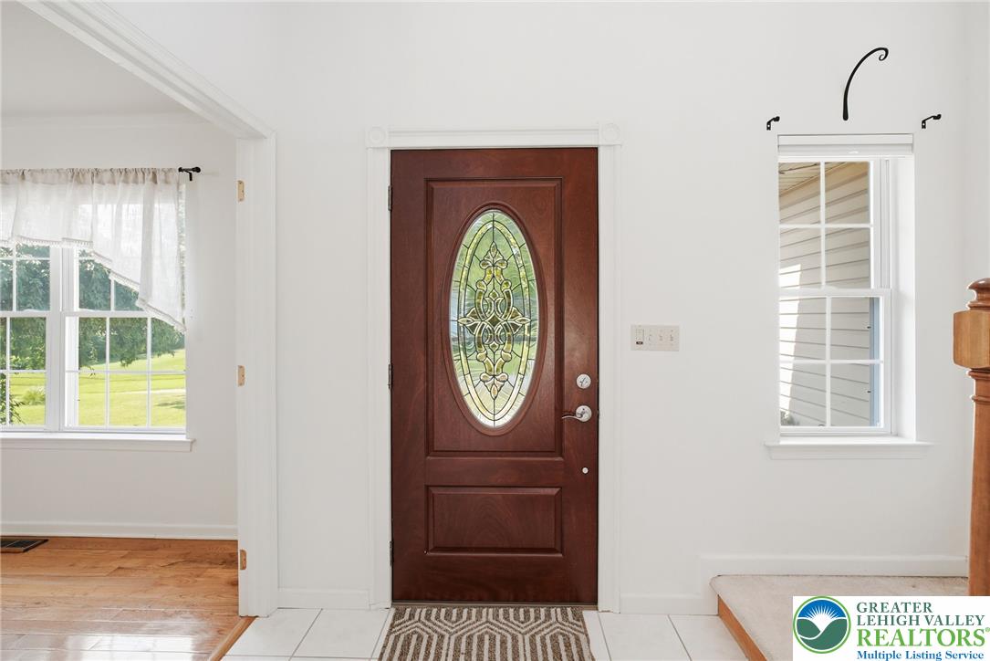 4133 Scheidys Road Whitehall, PA 18052 - Photo 4 of 47 Gallery Image 4