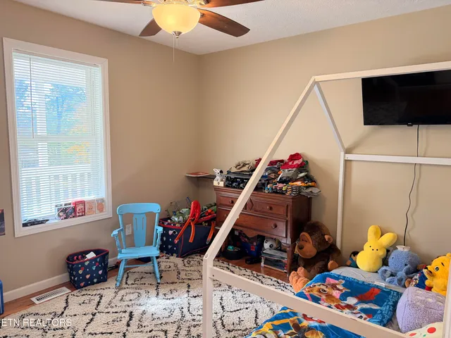 $329,900 | 209 Summit Drive, Speedwell, TN 37870