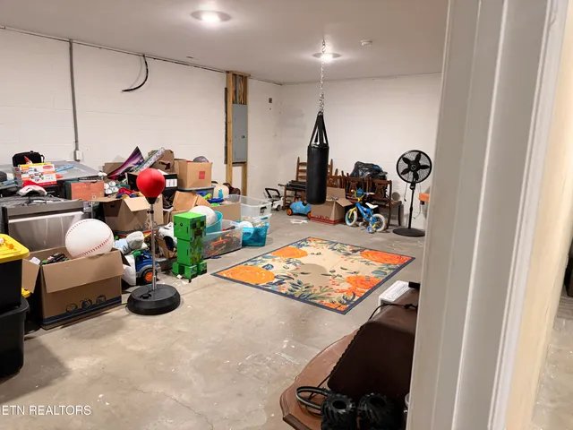 $329,900 | 209 Summit Drive, Speedwell, TN 37870