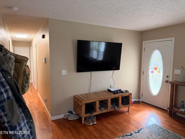 $329,900 | 209 Summit Drive, Speedwell, TN 37870