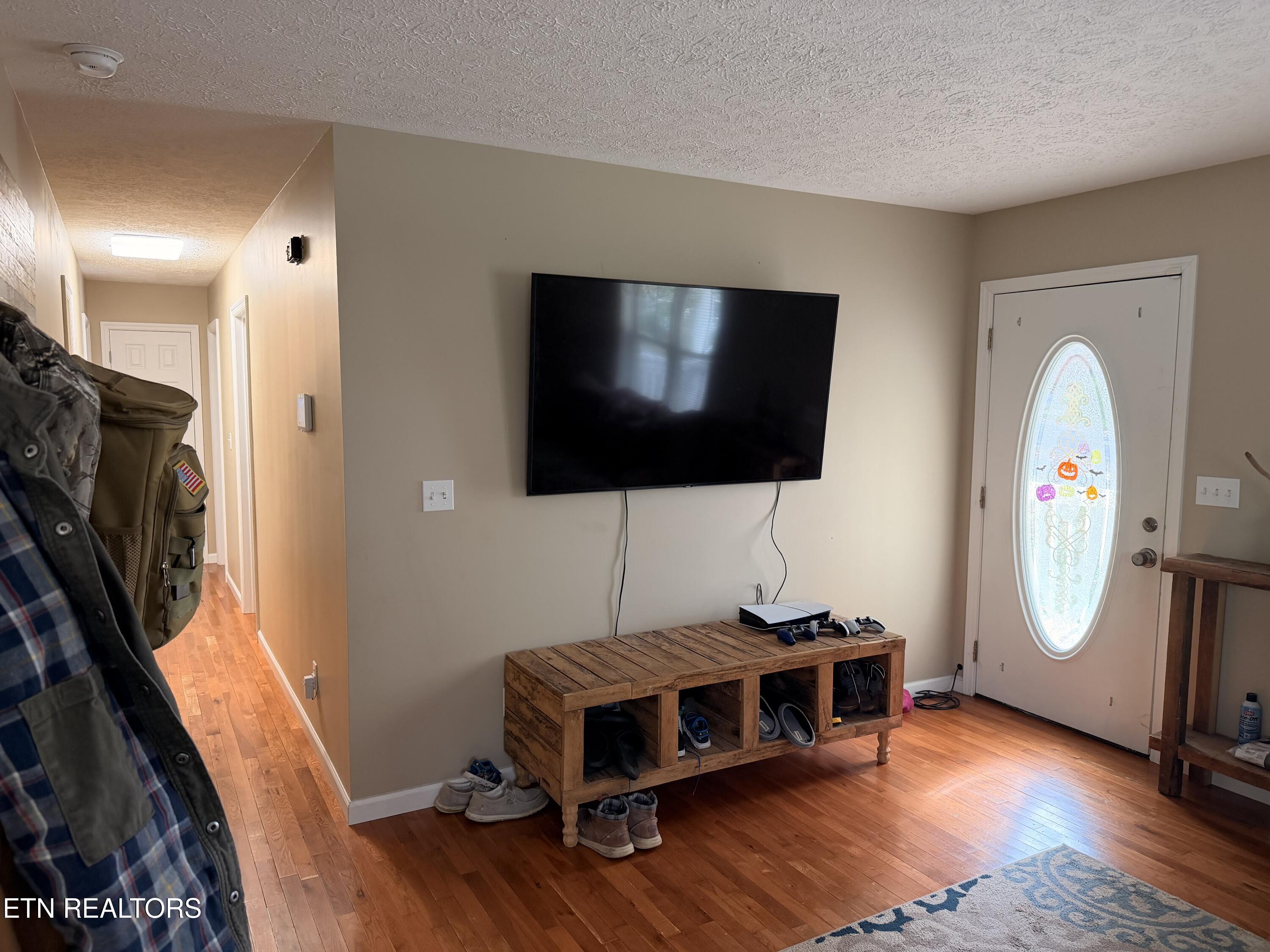 209 Summit Drive Speedwell, TN 37870 - Photo 4 of 20 175FB29F-A283-4235-A623-A58ADD928734