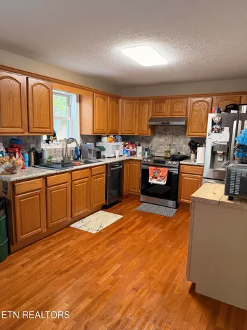 $329,900 | 209 Summit Drive, Speedwell, TN 37870