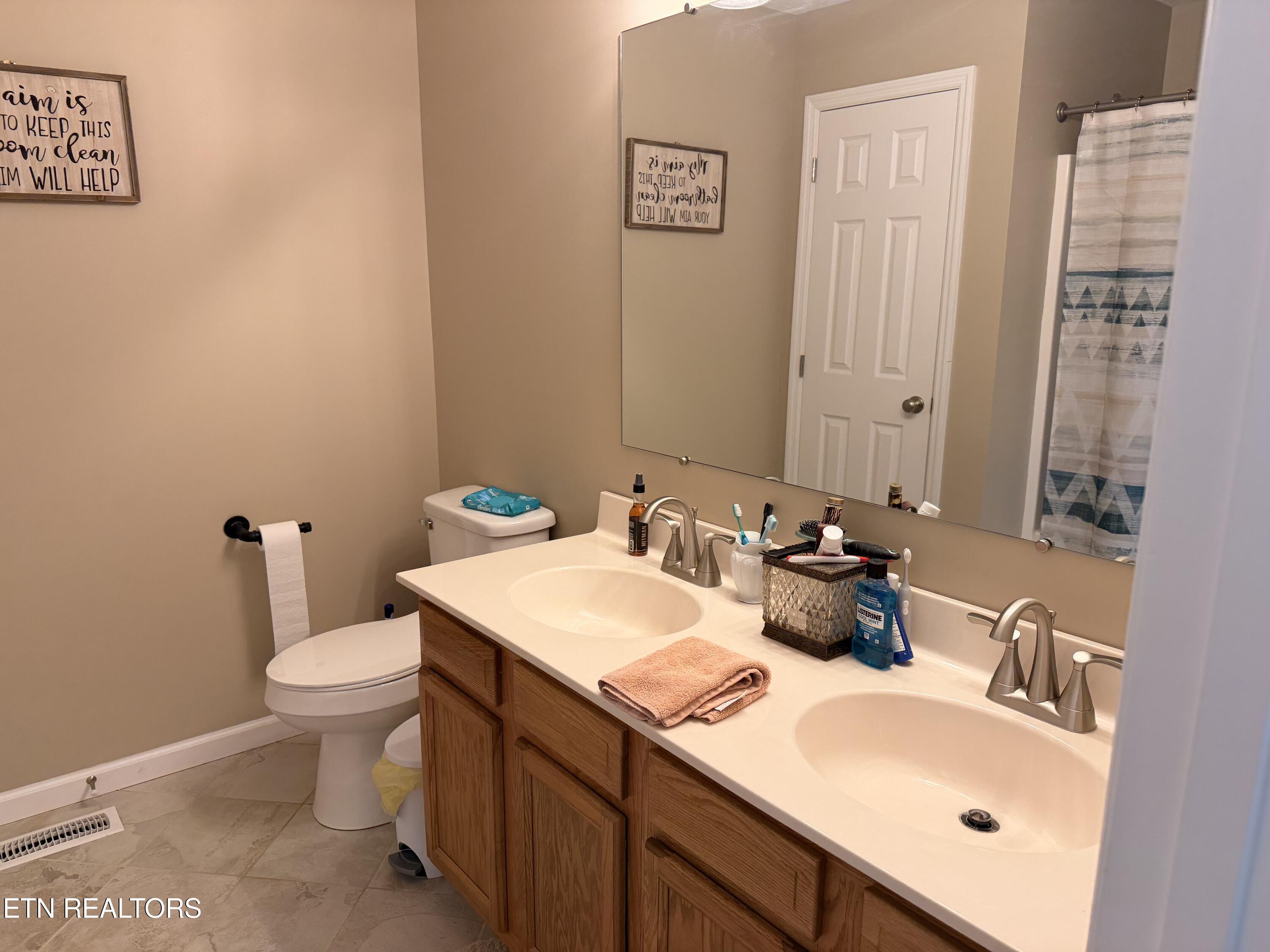 209 Summit Drive Speedwell, TN 37870 - Photo 9 of 20 522A7CB6-84F0-4338-82D8-7470544357E9