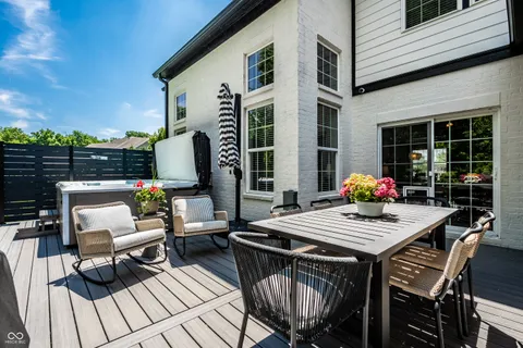 $870,000 | 2500 Fawn Bluff Court, Zionsville, IN 46077