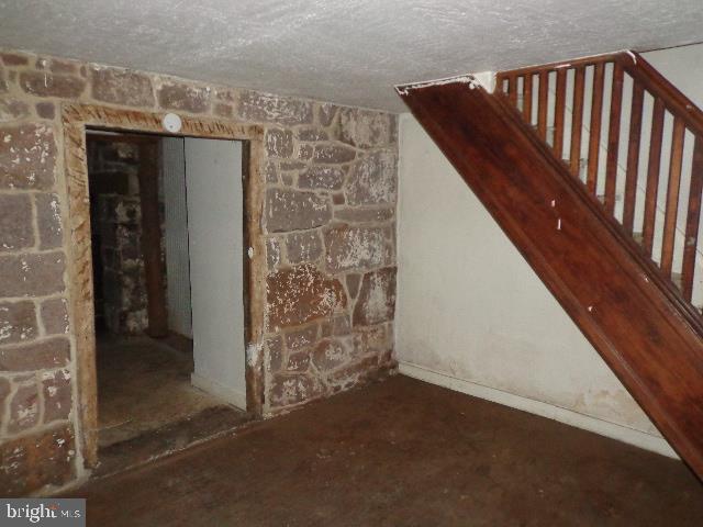 1606 Hopewell Road Elverson, PA 19520 - Photo 9 of 21 Gallery Image 9