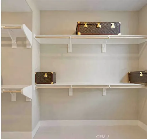 a close view of sink