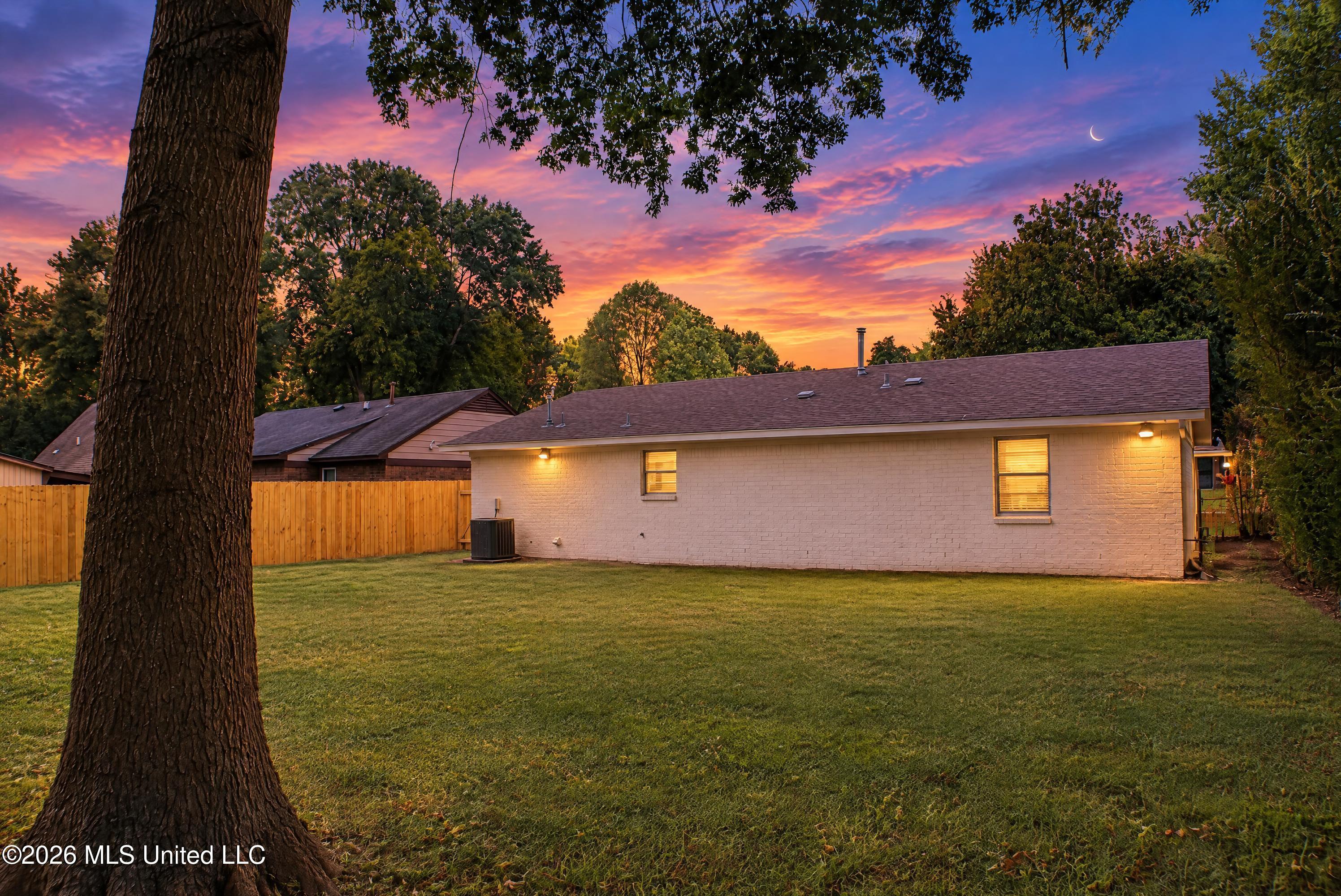 6460 Yorkshire Road Horn Lake, MS 38637 - Photo 18 of 18 02-exterior-back-twilight-no-watermark