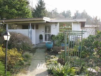 4075 Southwest Barton Street Seattle, WA 98136 - Photo 1 of 1 Gallery Image 1