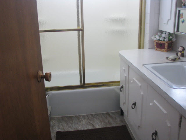 4055 Wheeler Road Bay City, MI 48706 - Photo 3 of 17