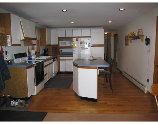 29 Maxwell Road Bedford, MA 01730 - Photo 7 of 11 Gallery Image 7